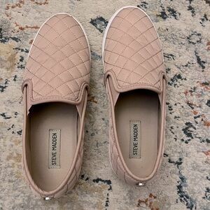 Slip-on Sneakers 🩷